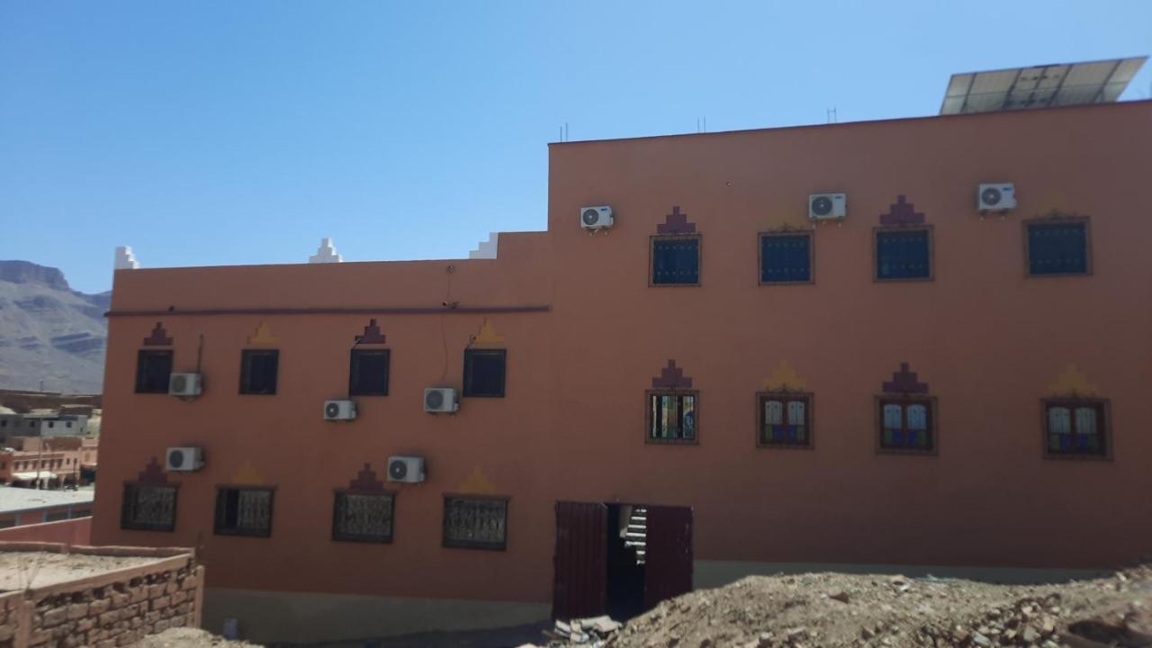 Dar Ilyana Hotel Ait Tiourhza Exterior foto